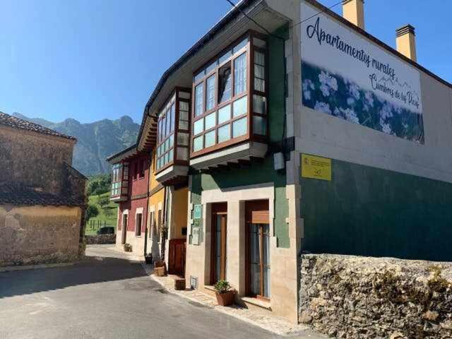 Cumbres De Los Picos Apartamento Treparriscos Poo  Exterior photo